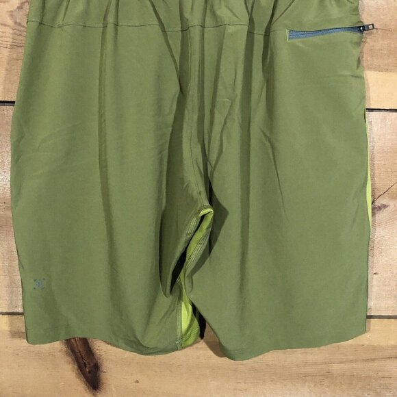 Lululemon 2 Tone Activewear Exercise Running Shorts Mens Size Medium Pockets - Picture 8 of 11